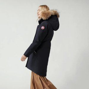 NWT Canada Goose Rossclair Fur-Trim Hooded Down Parka - M - Navy